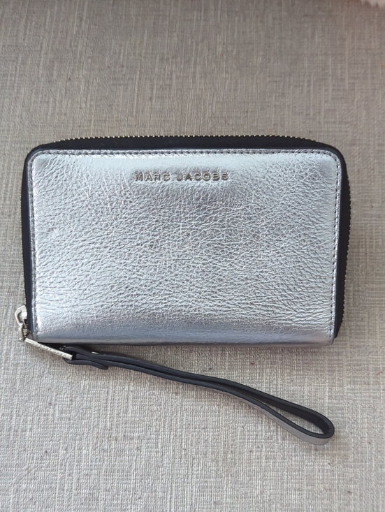 Marc Jacobs Handbags - Marc Jacobs Silver Metallic Zip Wristlet Wallet with Black Trim